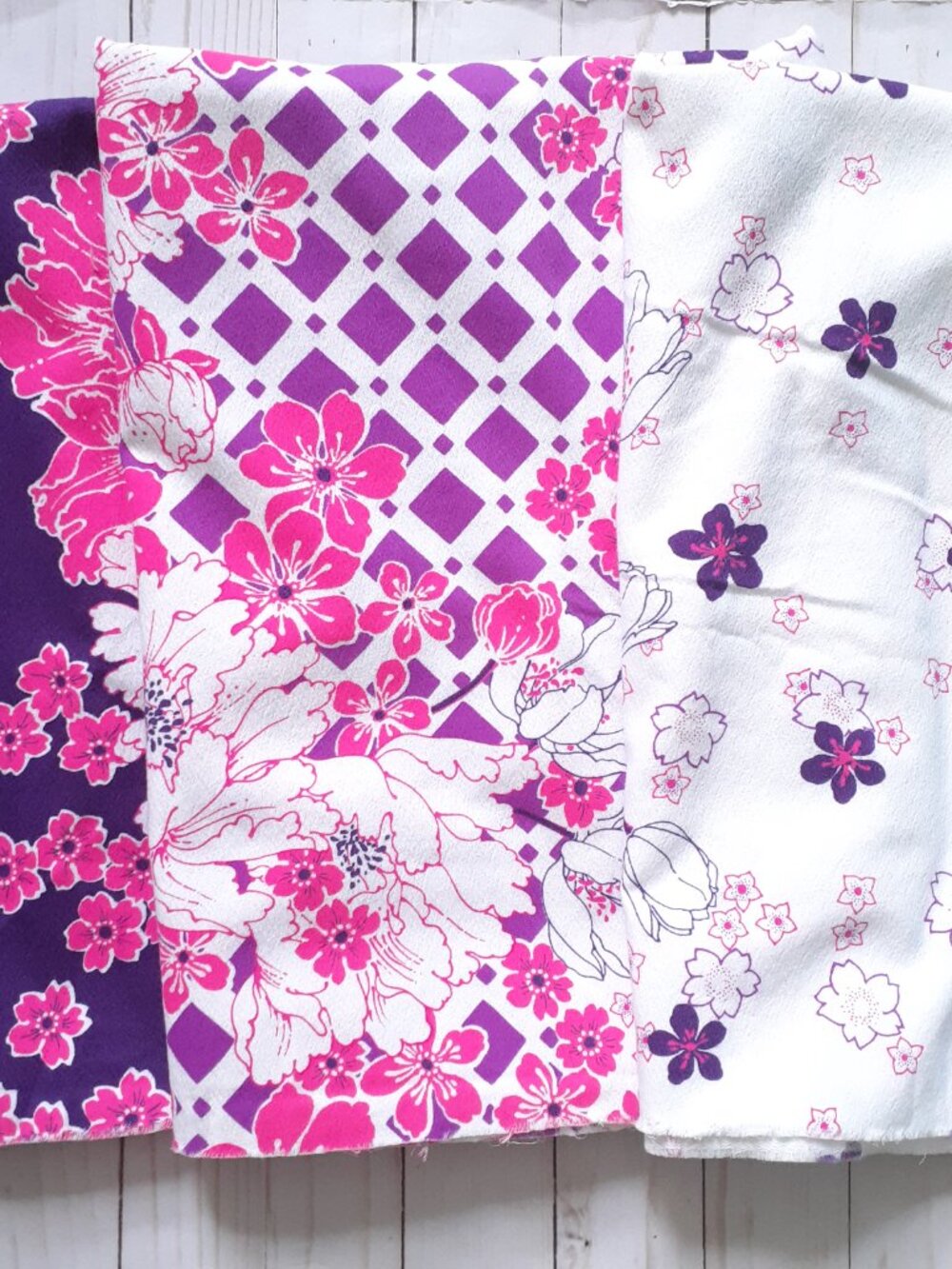 The Hawaiian Corp Hawaiian Textiles Border Print Barkcloth Pink Purple 3 5/6 yds